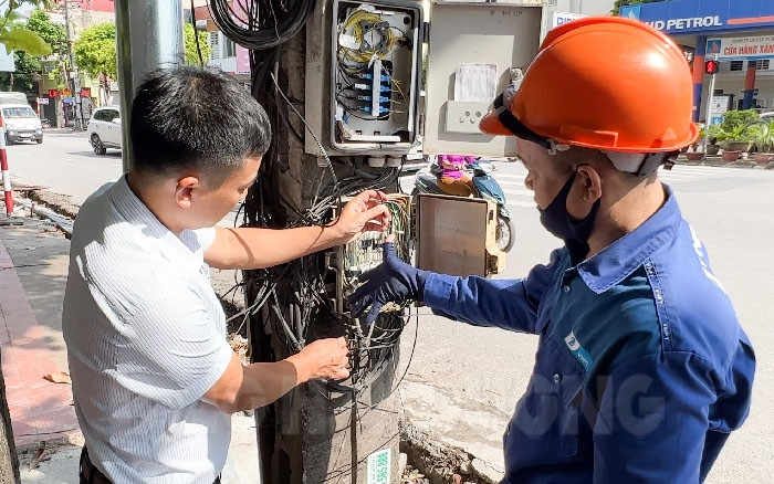 Cáp viễn thông của VNPT lại bị phá hoại trên đường Lê Thanh Nghị